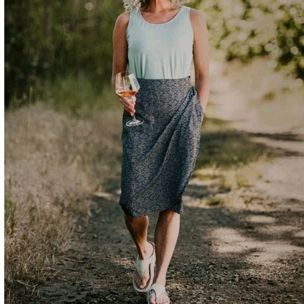 Ripskirt Hawaii Wrap Skirt Length 3 Sm Black Pearl Batik Beach Swim Coverup EUC